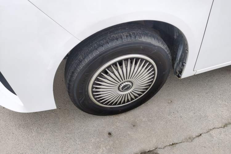 Used BAW Ruisheng Ace M7 2023 1.6L Standard Wheelbase Wealth Creation Model 5 Seats Left Front Wheel Hub