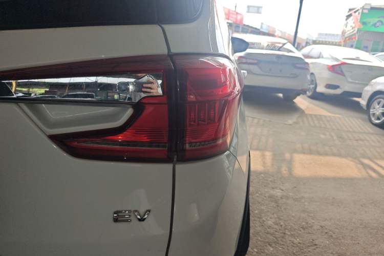 Used BYD Yuan New Energy 2019 EV360 Smart Connect Enjoyment Model Right Rear Taillight