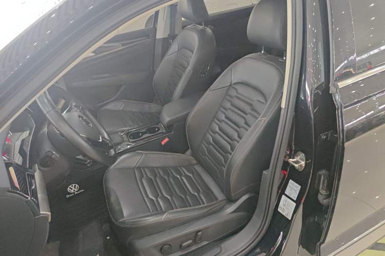 Used Volkswagen Passat 2020 Facelift 330TSI Elite Edition China VI Standard