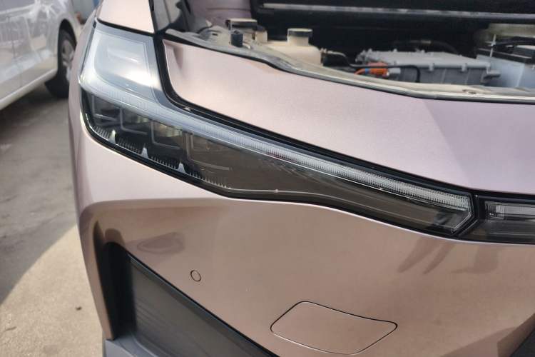 Used Toyota bZ3 2023 616 km Long-Range Premium
