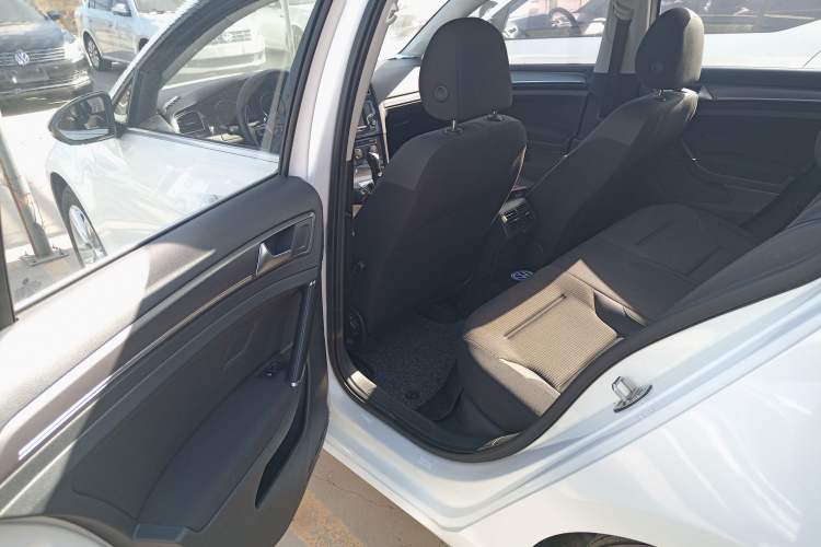 Used Volkswagen Golf 2017 230TSI Automatic Comfort Edition – Celebrating Milestone of One Million Units
