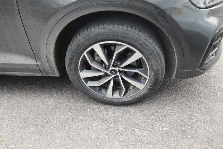 Used Audi Q5L 2023 40T Luxury Dynamic Model Right Front Wheel Hub