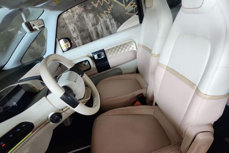 Used Baojun KiWi EV 2021 Artist Model Lithium Iron Phosphate