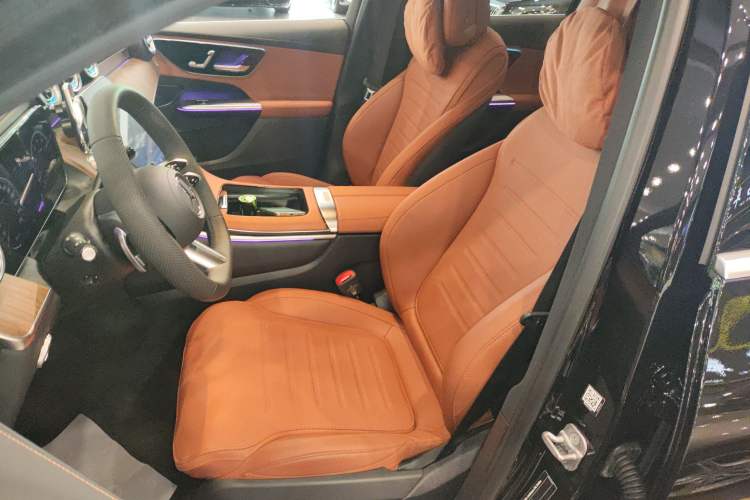 Used Mercedes-Benz GLC 2024 Refreshed GLC 300 L 4MATIC Dynamic Version 5 Seats
