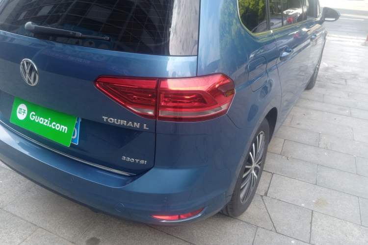 Used Volkswagen Touran 2016 Volkswagen Touran L 330TSI DSG Luxury Edition