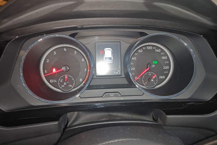 Used Volkswagen Tiguan L 2017 380TSI Automatic All-Wheel-Drive Luxury Edition Instrument Cluster