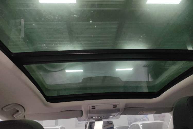 Used Volkswagen T-ROC 2021 280TSI DSG Two-Wheel Drive Comfort Connect Edition
