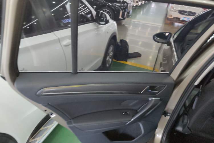 Used Volkswagen Golf Sportsvan 2018 230TSI Automatic Trend Edition