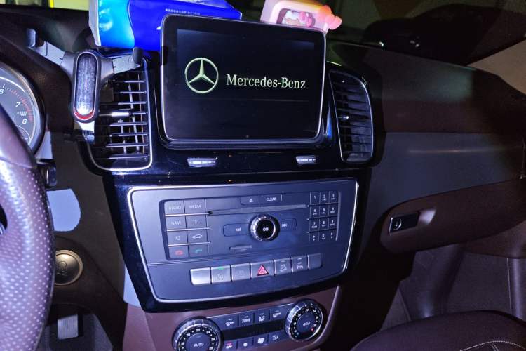 Used Mercedes-Benz GLE-Class 2015 GLE 400 4MATIC Audio And AC Panel