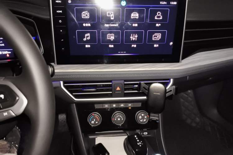 Used Volkswagen Sagitar 2023 300TSI DSG Excellence Edition Audio And AC Panel