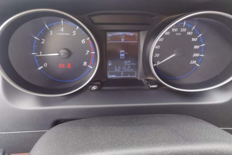 Used FORTHING Joyear X5 2015 1.6L Manual Luxury Model Odometer Close Up