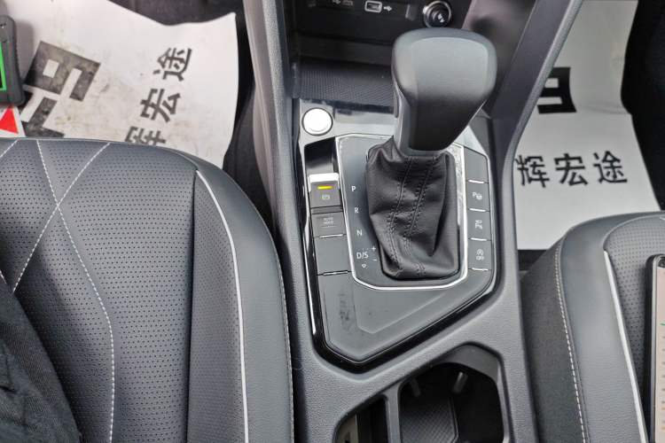 Used Volkswagen Tiguan L 2024 330TSI Automatic Two-Wheel Drive R-Line Enhanced Edition Gear Lever