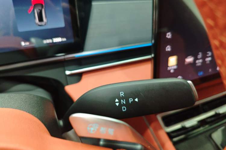 Used BYD Tang L 2025 EV 600KM All-Wheel-Drive LiDAR Flagship Model Gear Lever