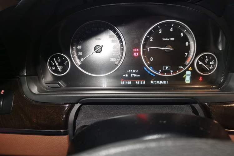 Used BMW 5 Series 2014 525Li Leading Model
