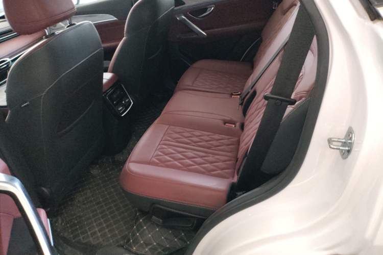 Used JETOUR X70 PLUS 2023 1.6T DCT Stronger 5-Seater
