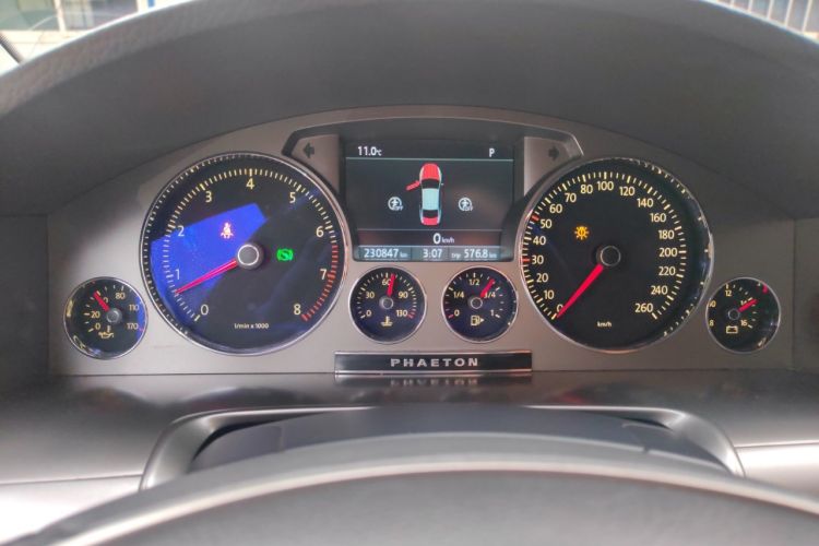 Used Volkswagen Phaeton 2011 3.6L V6 5-Seater Extended Comfort Version