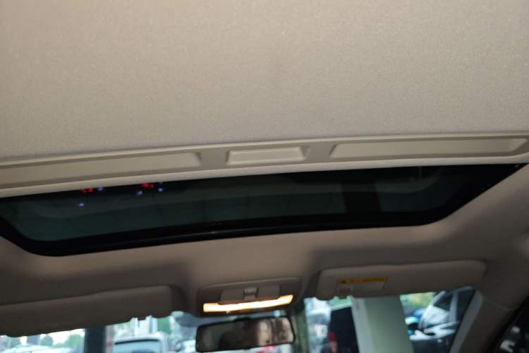 Used Roewe i6 2020 PLUS 1.6L CVT 4G Connected Glory Flagship Edition