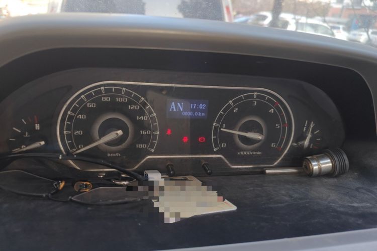 Used SAIC MAXUS Xintu V80 2018 2.5T AMT Aoyuntong Long Wheelbase Mid-Roof 7/10-Seater
