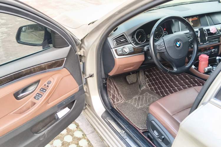 Used BMW 5 Series 2014 525Li Leading Model
