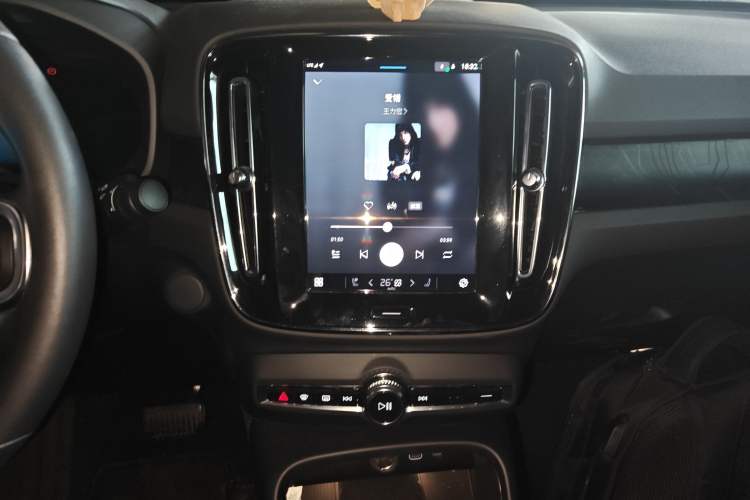 Used Volvo C40 2024 Long-Range PRO Version