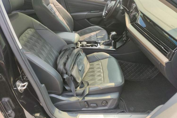 Used Volkswagen Passat 2019 330TSI Luxury Edition China VI Standard Right Front Seat