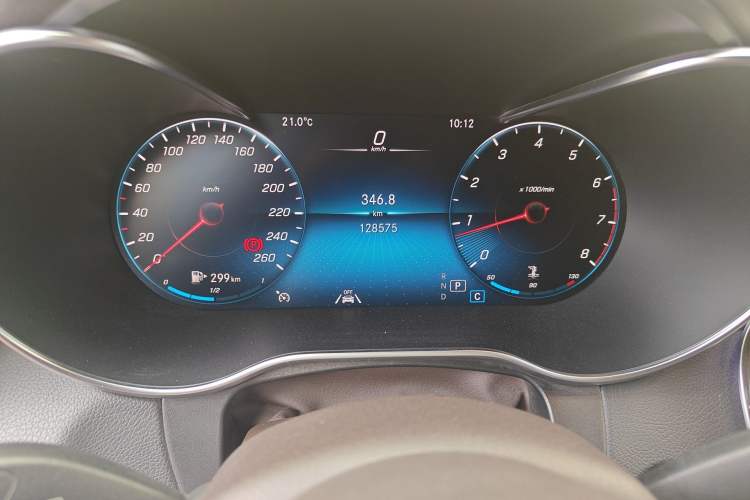 Used Mercedes-Benz GLC 2020 Facelifted GLC 300 L 4MATIC Luxury Edition Odometer Close Up