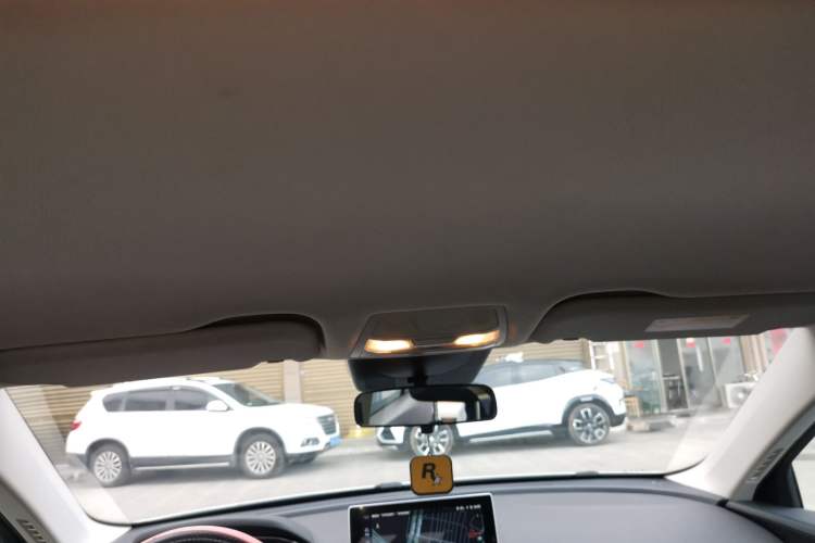 Used Hongqi E-QM5 2022 431 km Charge & Enjoy Edition