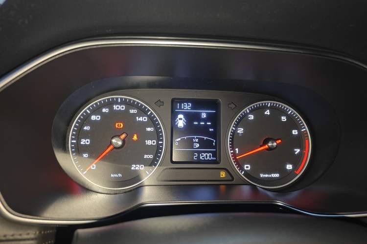 Used Roewe RX3 2018 1.6L Manual Internet Smart Edition
