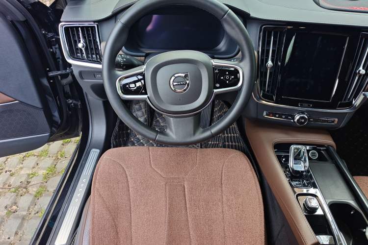 Used Volvo S90 2024 B5 Zhiyuan Luxury Edition