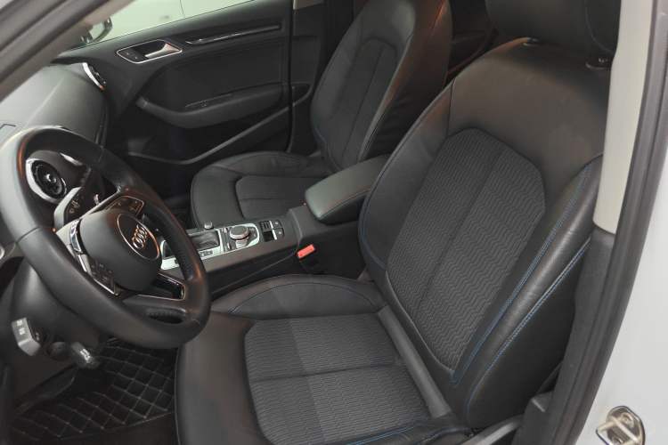 Used Audi A3 2020 Limousine 35 TFSI Fashion Edition China VI Emission Standard Left Front Seat