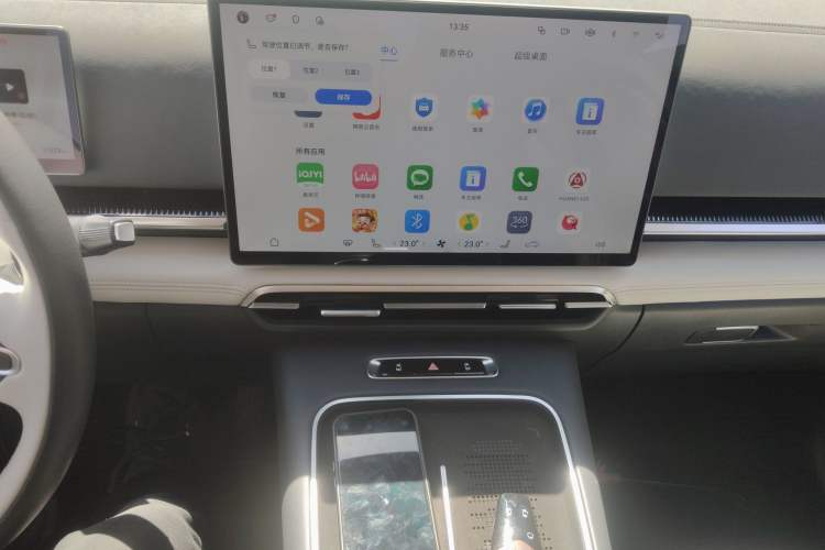 Used VOYAH Dream 2025 PHEV Four-Wheel-Drive Flagship Version – Qiankun Edition Audio And AC Panel