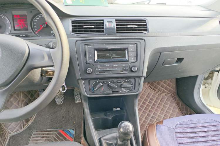 Used Volkswagen Santana 2016 1.4L Manual Fashion Edition Audio And AC Panel