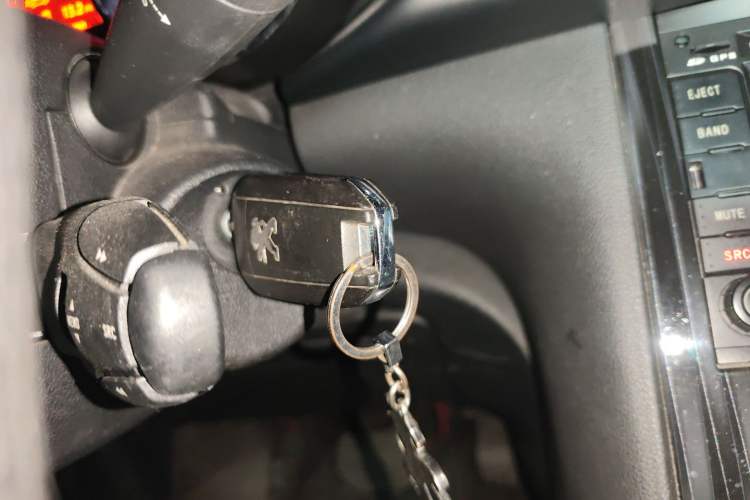 Used Peugeot 3008 2015 2.0L Automatic Classic Edition
