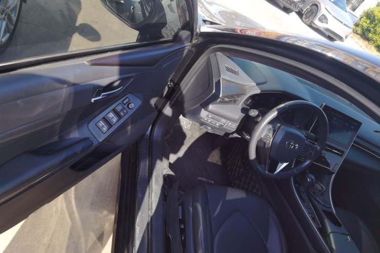 Used Toyota Avalon 2023 2.0L Luxury Edition
