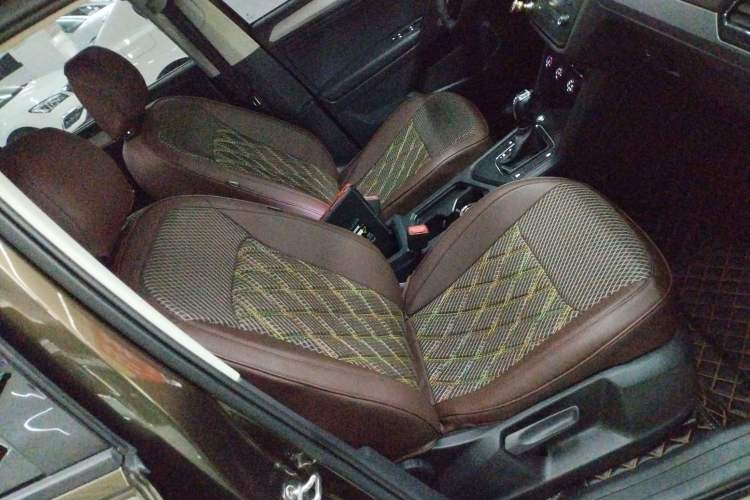 Used Volkswagen Tiguan L 2017 330TSI Automatic Two-Wheel Drive Luxury Edition Right Front Seat