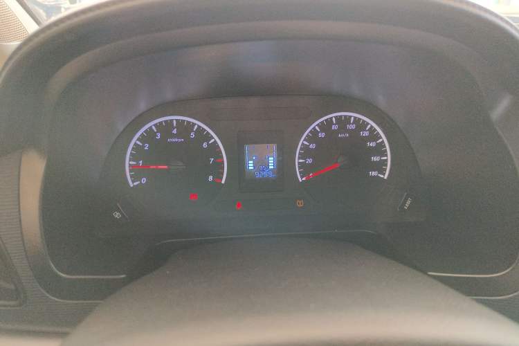 Used FORTHING Lingzhi 2023 M5L 1.6L Base Model 7 Seats Instrument Cluster