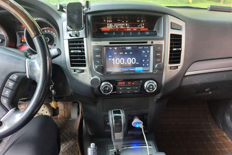 Used Mitsubishi Pajero 2016 3.0L Automatic Prestige Version China V Standard
