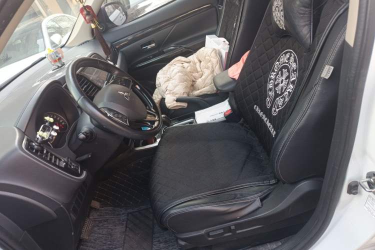 Used Mitsubishi Outlander 2018 2.0L Two-Wheel Drive Glory Edition 5 Seats