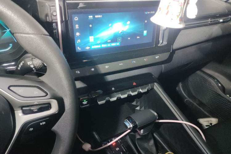 Used Baojun Valli 2021 1.5T Yili Pasture CVT Luxury Model Audio And AC Panel