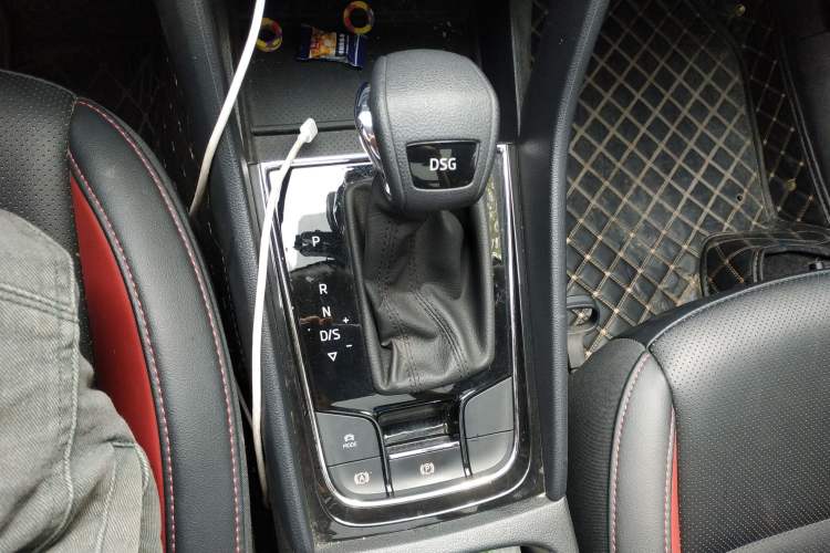 Used Skoda Karoq 2022 TSI280 Prestige Edition Gear Lever