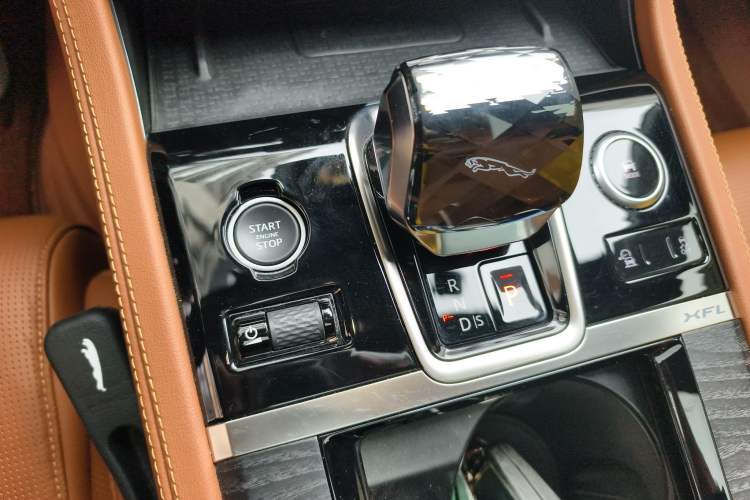 Used Jaguar XFL 2023 XFL 2.0T P300 Four-Wheel-Drive Flagship Sport Edition
