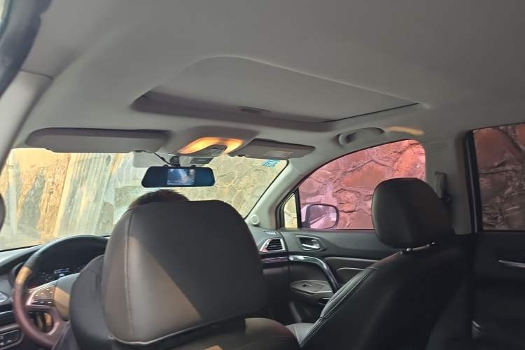 Used GAC Trumpchi GS4 2017 200T G-DCT Two-Wheel Drive Luxury Edition Headliner