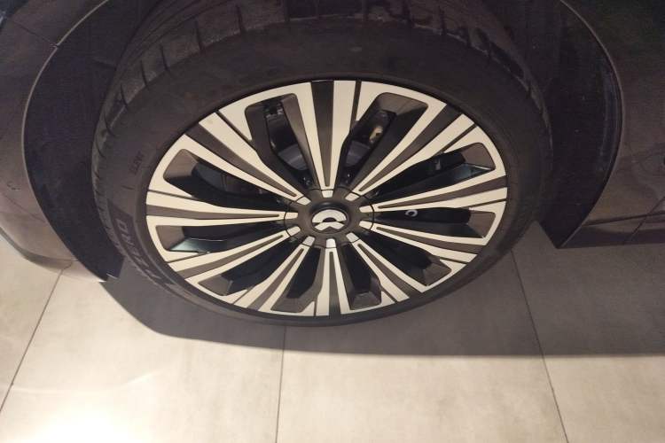 Used Nio ET9 2025 100 kWh Left Front Wheel Hub