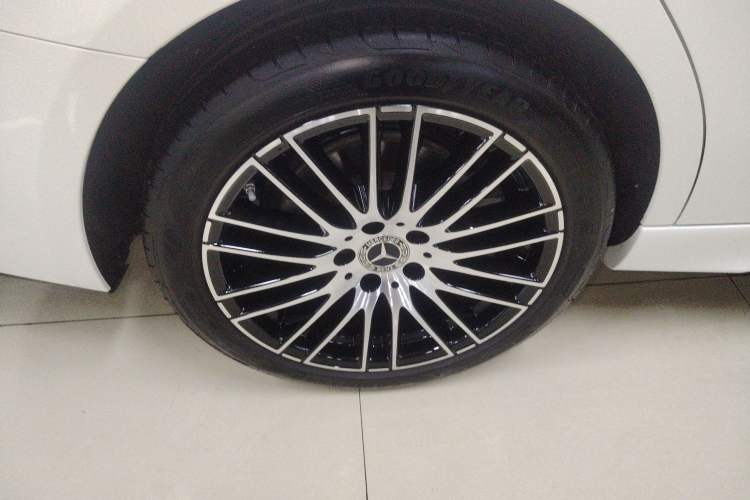 Used Mercedes-Benz C-Class 2024 Restyled C-Class 260 L Sport Edition Right Rear Wheel Hub