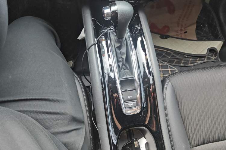 Used Honda Vezel 2020 220 TURBO CVT Luxury Edition
