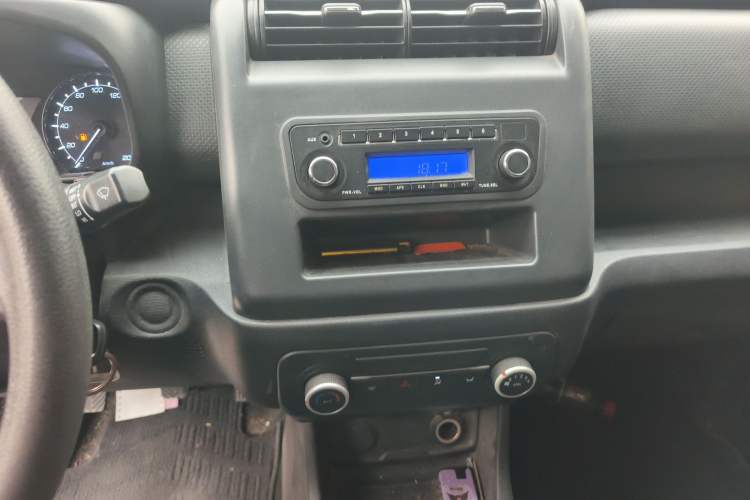 Used CHANGAN OSHAN X70A 
