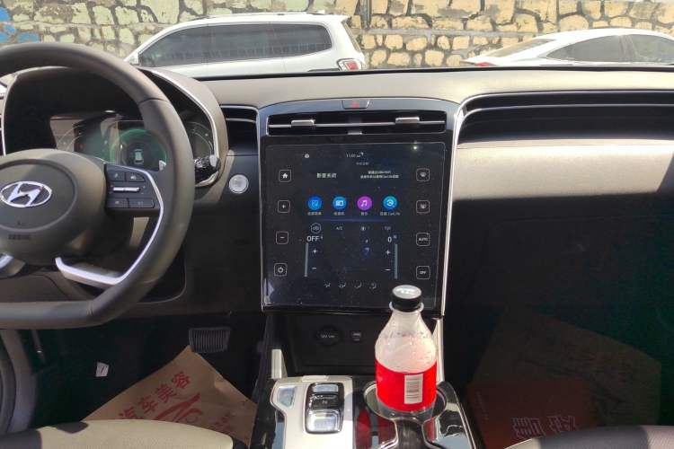 Used Hyundai Tucson 2023 Tucson L 1.5T Automatic Two-Wheel Drive GLX Elite Edition Audio And AC Panel