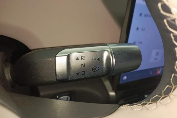 Used Jetour Zongheng G700 Trailblazer 2025 Model Xiangjing Edition 6-seater Gear Lever