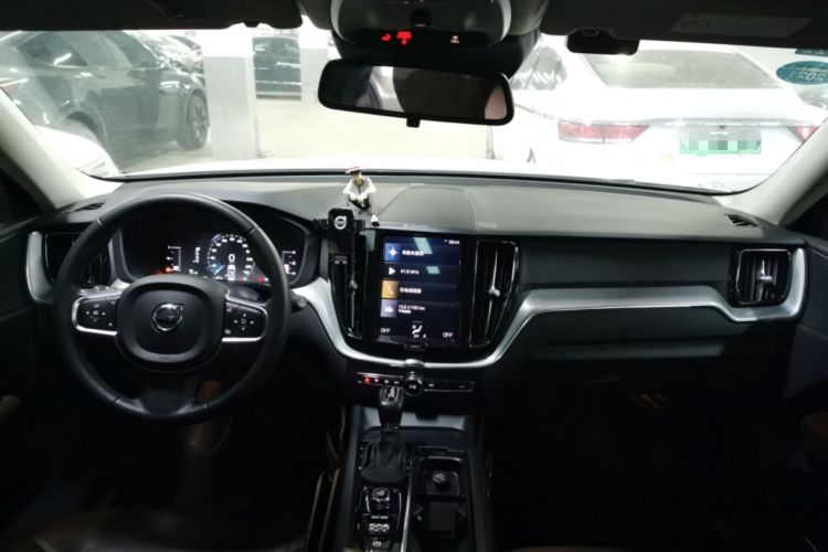 Used Volvo XC60 2020 T5 4x4 Zhiyi Luxury Edition Center Console