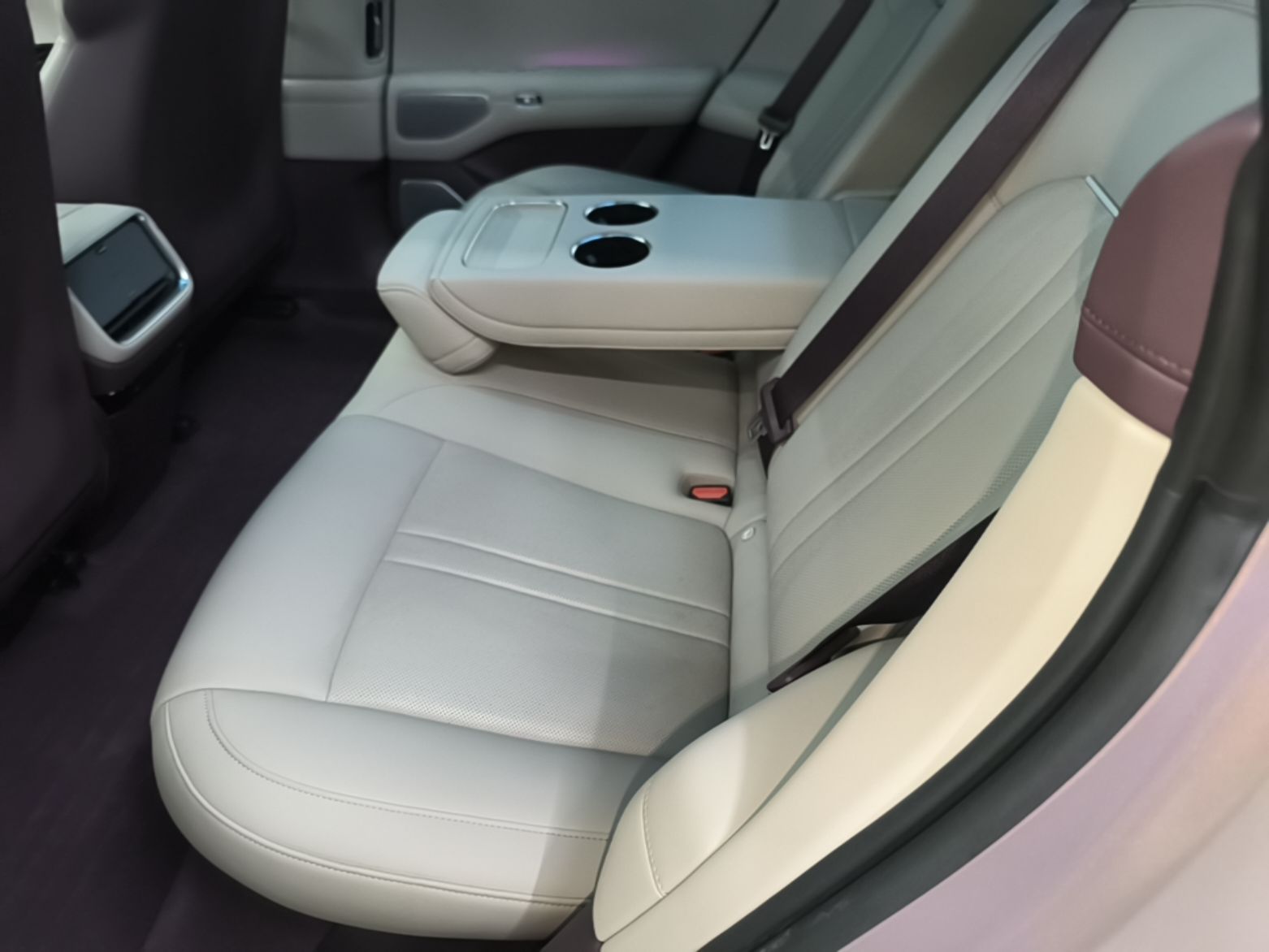 Xiaomi Auto YU7 2025 Ultra-Long Range High-Performance All-Wheel-Drive Max Edition — снимка 20